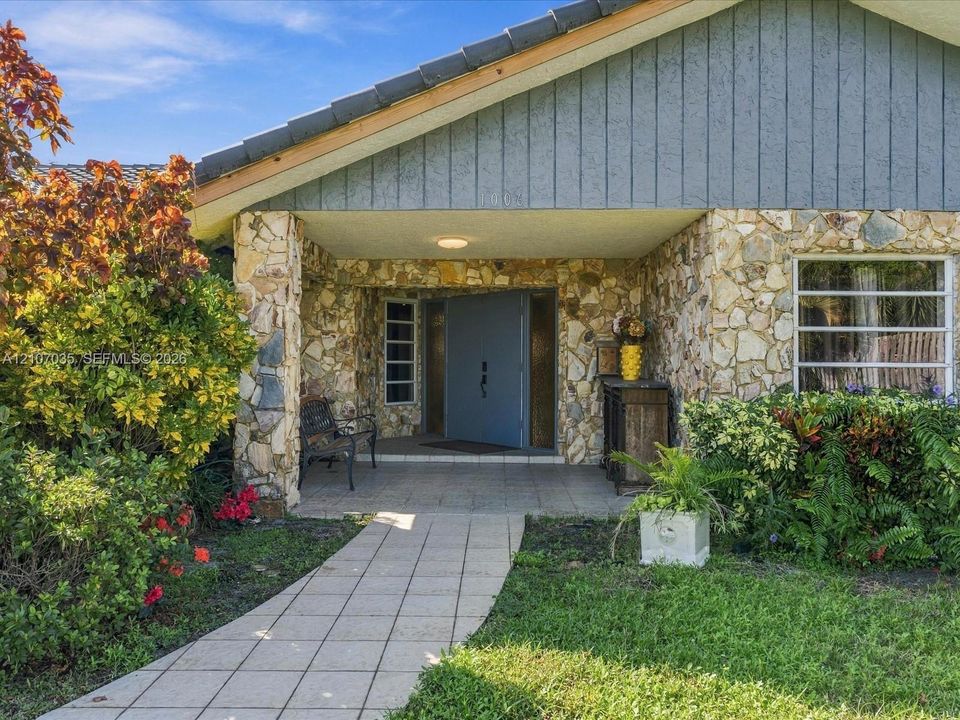 For Sale: $1,299,000 (5 beds, 3 baths, 2696 Square Feet)