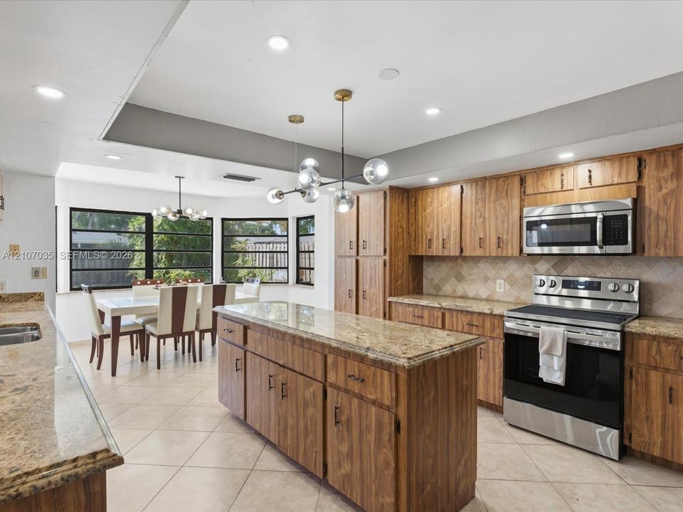 For Sale: $1,299,000 (5 beds, 3 baths, 2696 Square Feet)