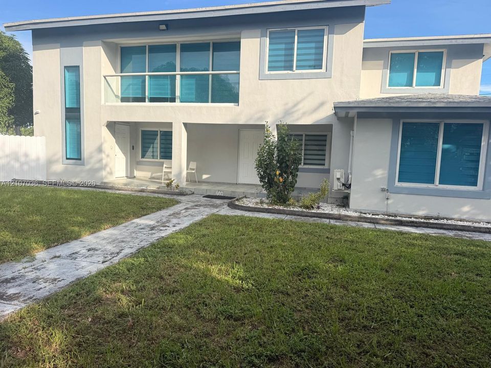 For Rent: $2,500 (2 beds, 2 baths, 0 Square Feet)