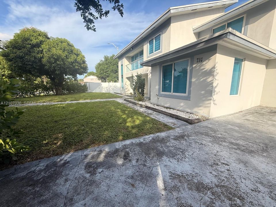 For Rent: $2,500 (2 beds, 2 baths, 0 Square Feet)