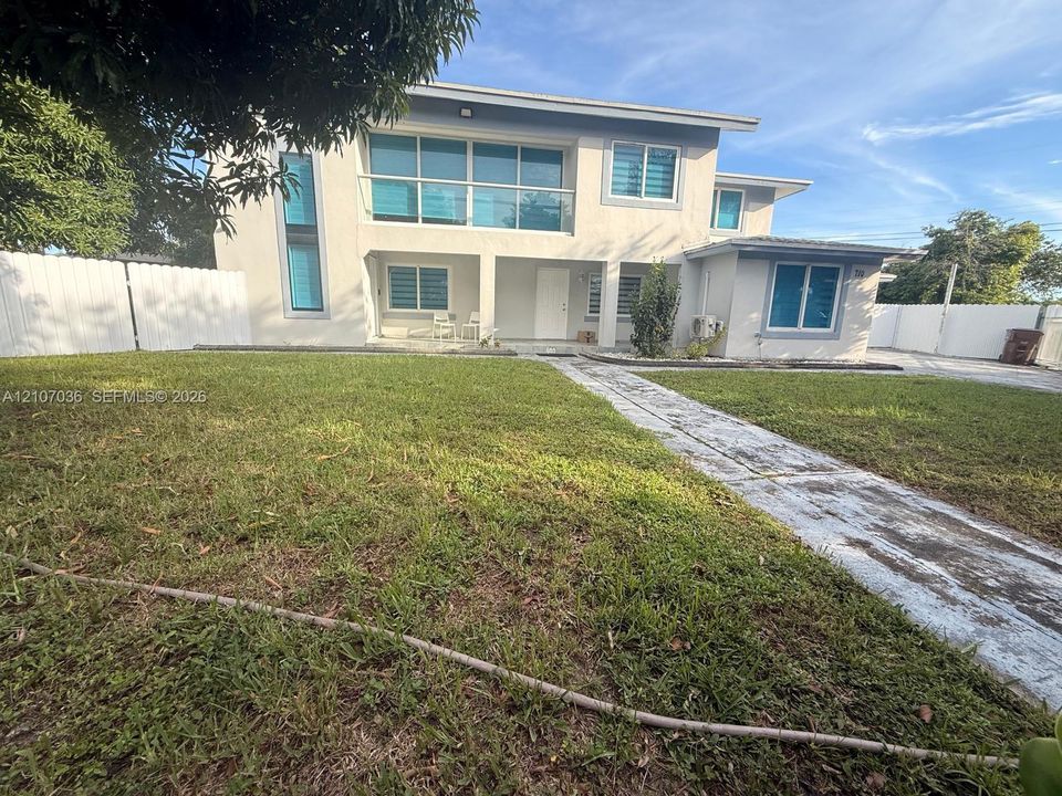 For Rent: $2,500 (2 beds, 2 baths, 0 Square Feet)