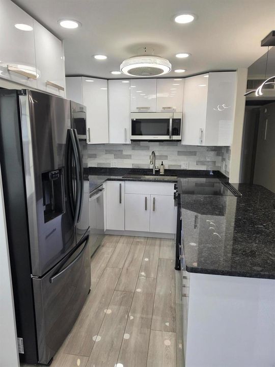 235 DORSET F - KITCHEN PHOTO 3