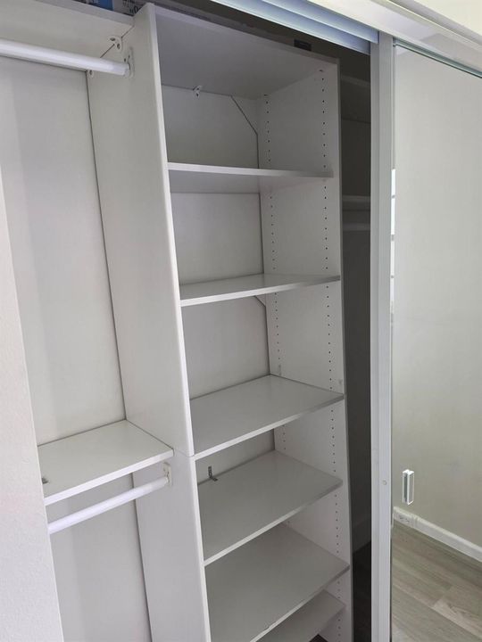 235 DORSET G - MASTER CLOSET