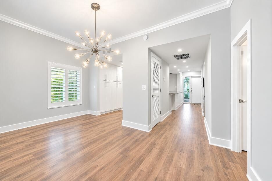 Bright Modern - Living Space with no fur