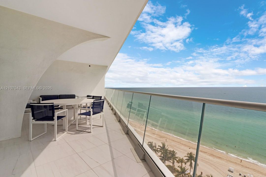 For Sale: $3,400,000 (2 beds, 2 baths, 1704 Square Feet)