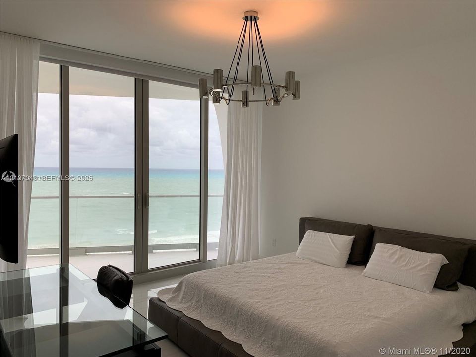 For Sale: $3,400,000 (2 beds, 2 baths, 1704 Square Feet)