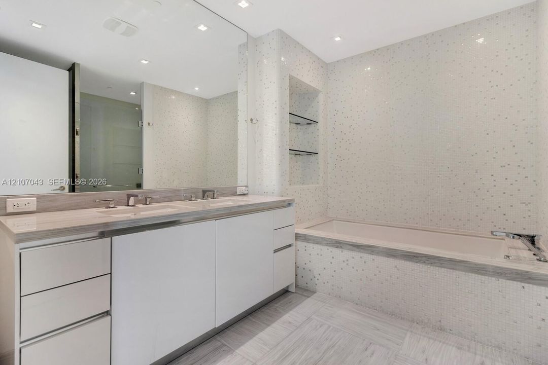 For Sale: $3,400,000 (2 beds, 2 baths, 1704 Square Feet)