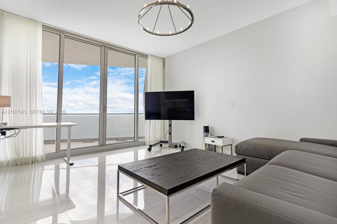 For Sale: $3,400,000 (2 beds, 2 baths, 1704 Square Feet)