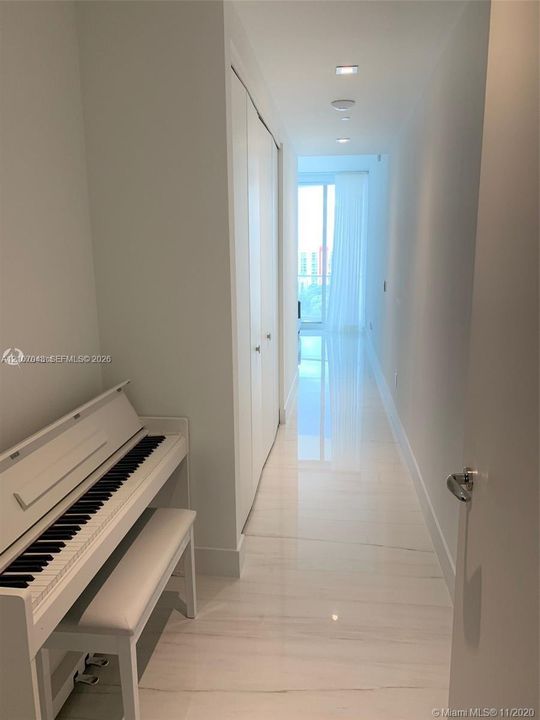 For Sale: $3,400,000 (2 beds, 2 baths, 1704 Square Feet)