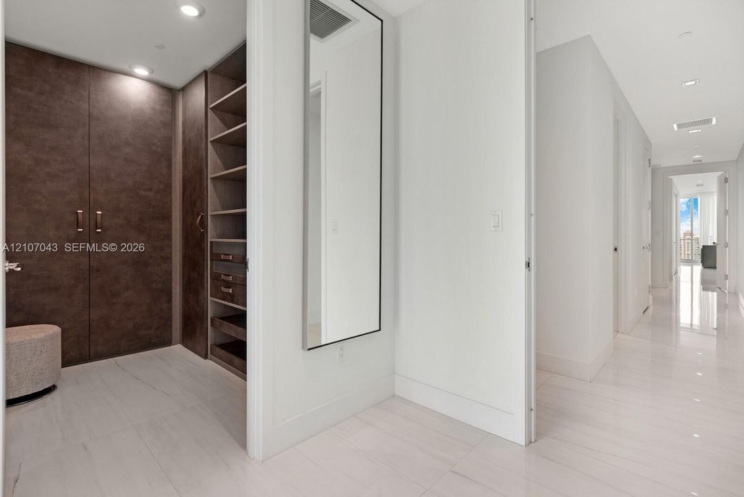 For Sale: $3,400,000 (2 beds, 2 baths, 1704 Square Feet)
