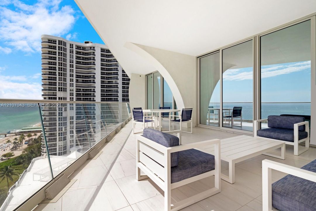 For Sale: $3,400,000 (2 beds, 2 baths, 1704 Square Feet)