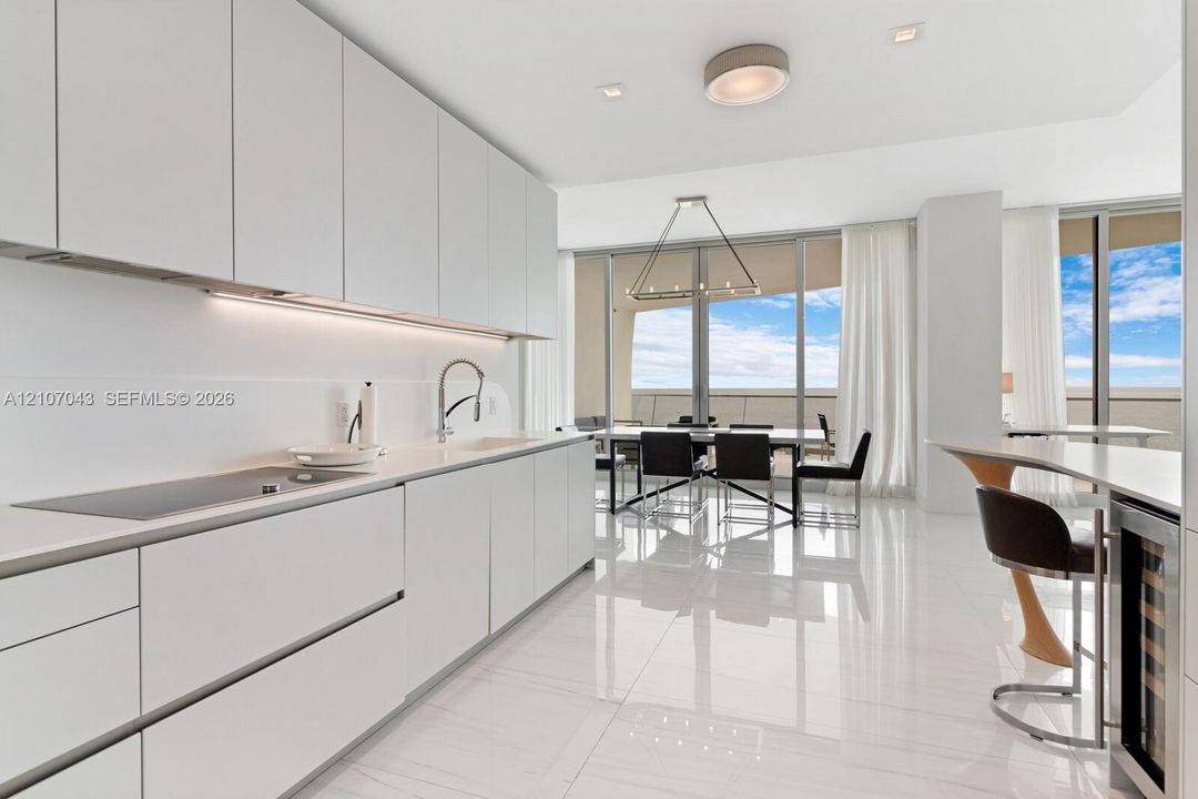 For Sale: $3,400,000 (2 beds, 2 baths, 1704 Square Feet)