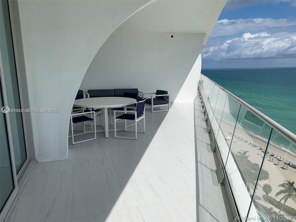 For Sale: $3,400,000 (2 beds, 2 baths, 1704 Square Feet)
