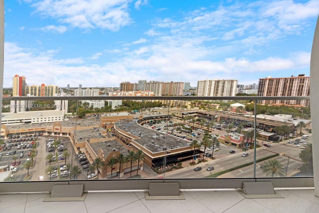 For Sale: $3,400,000 (2 beds, 2 baths, 1704 Square Feet)