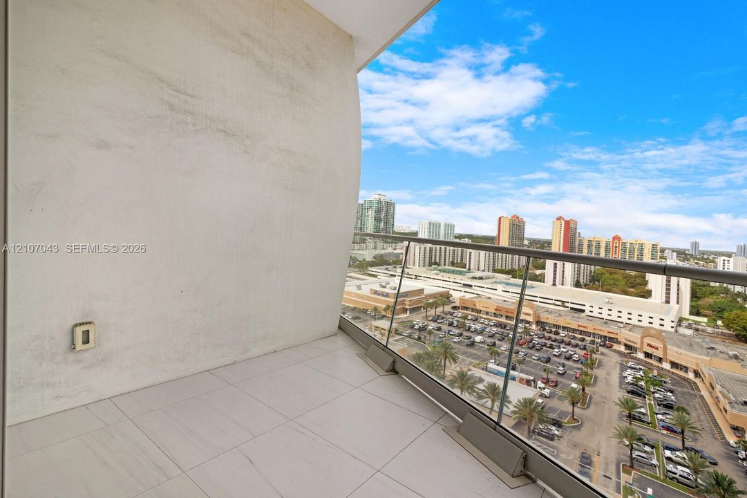 For Sale: $3,400,000 (2 beds, 2 baths, 1704 Square Feet)