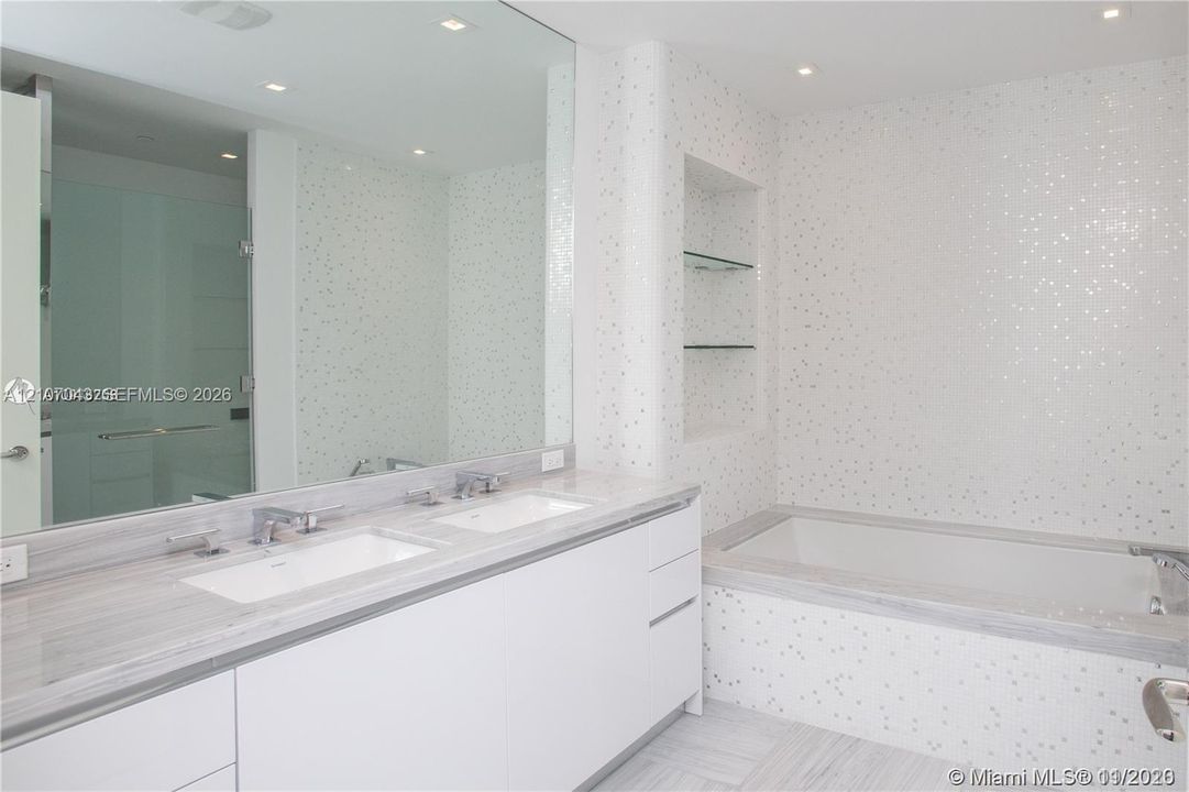 For Sale: $3,400,000 (2 beds, 2 baths, 1704 Square Feet)