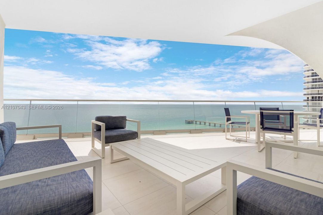 For Sale: $3,400,000 (2 beds, 2 baths, 1704 Square Feet)