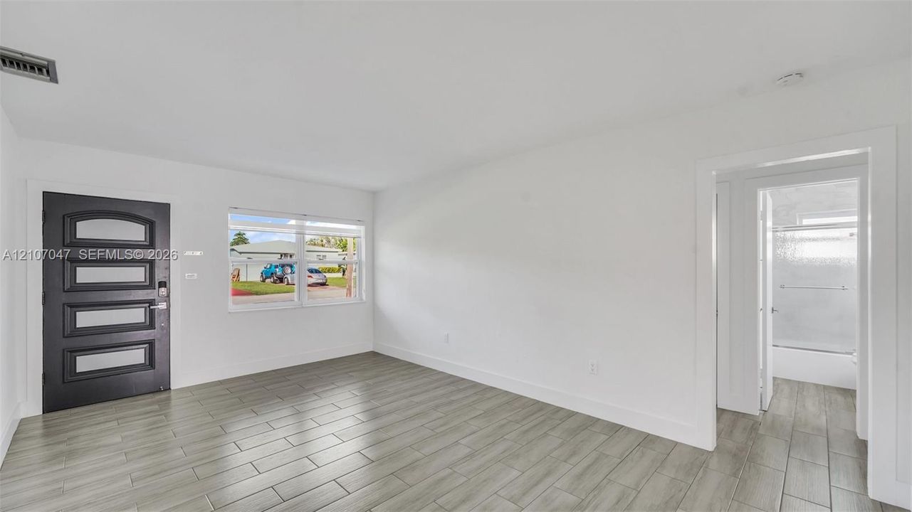 В аренду: $4,500 (4 спален, 2 ванн, 1702 Квадратных фут)