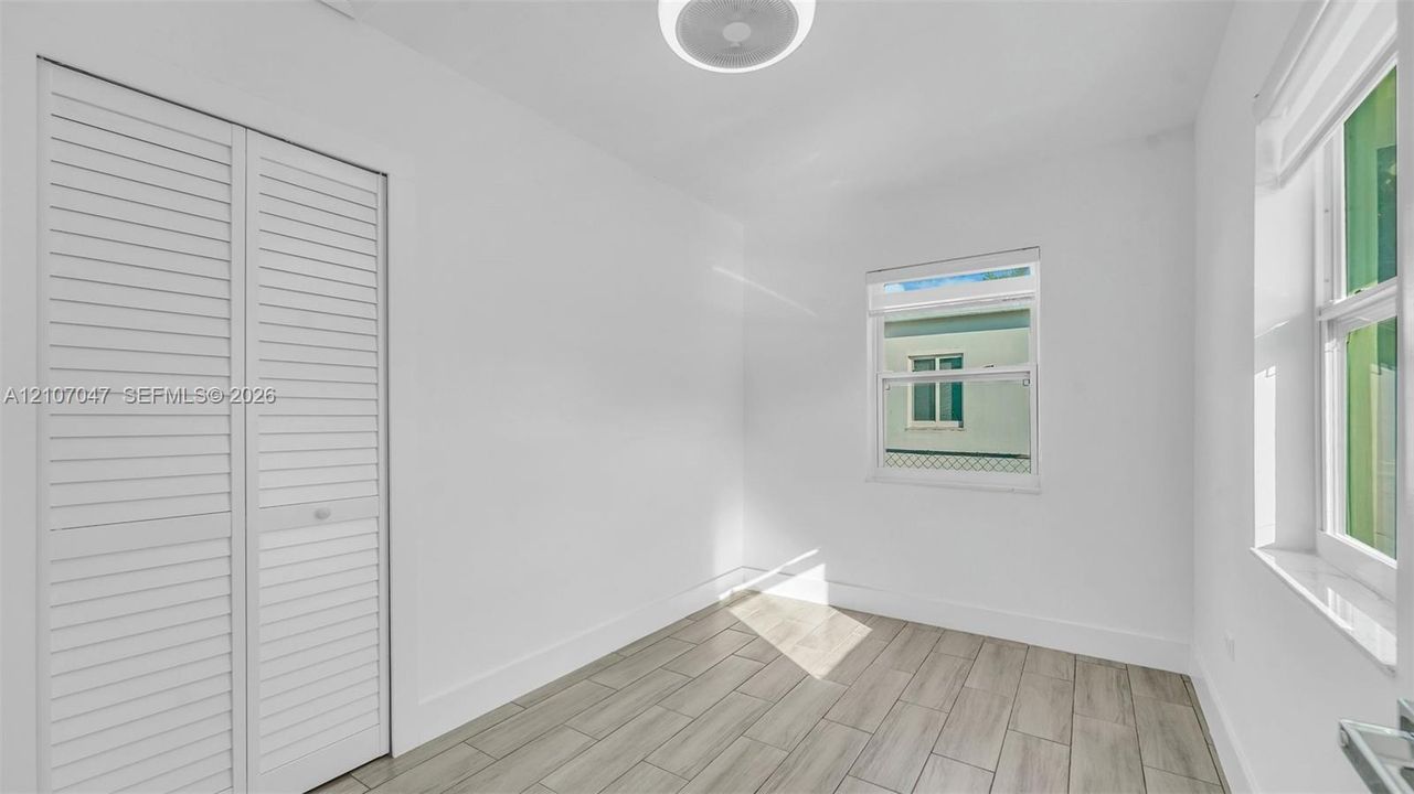 В аренду: $4,500 (4 спален, 2 ванн, 1702 Квадратных фут)