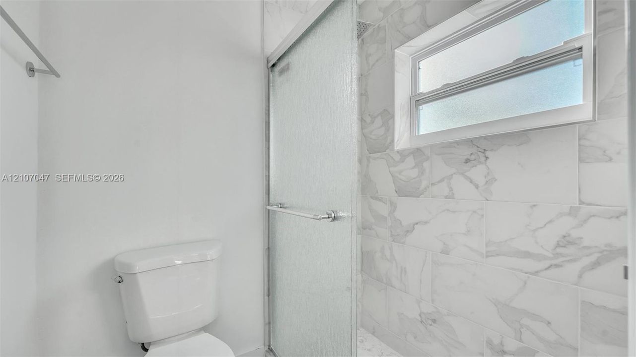 В аренду: $4,500 (4 спален, 2 ванн, 1702 Квадратных фут)