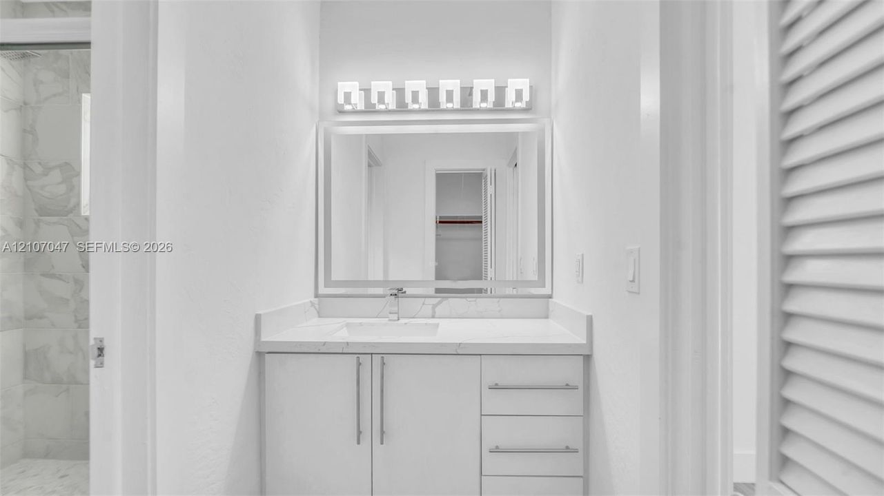 В аренду: $4,500 (4 спален, 2 ванн, 1702 Квадратных фут)