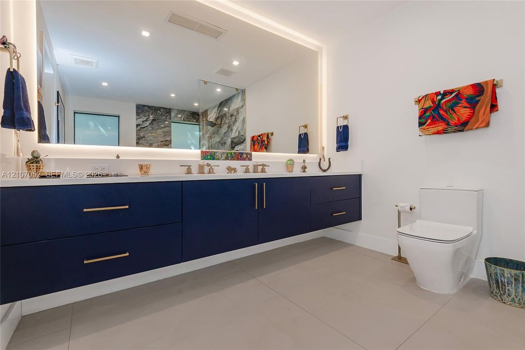 En Venta: $3,900,000 (2 camas, 3 baños, 3536 Pies cuadrados)
