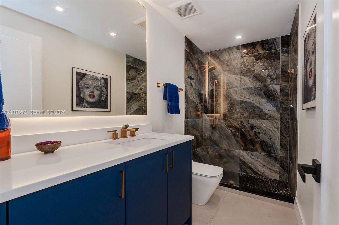 En Venta: $3,900,000 (2 camas, 3 baños, 3536 Pies cuadrados)