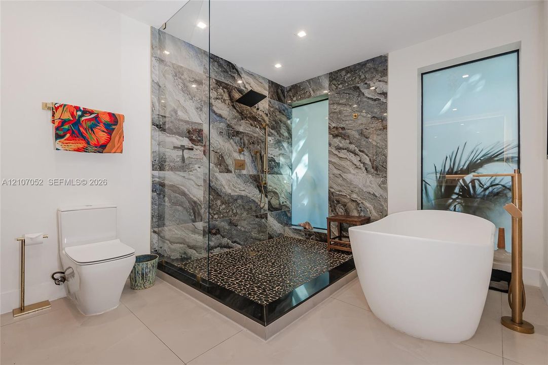 En Venta: $3,900,000 (2 camas, 3 baños, 3536 Pies cuadrados)