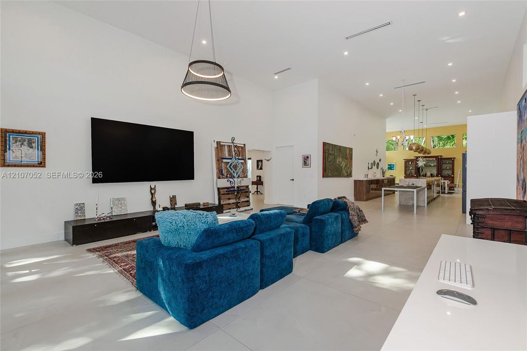En Venta: $3,900,000 (2 camas, 3 baños, 3536 Pies cuadrados)