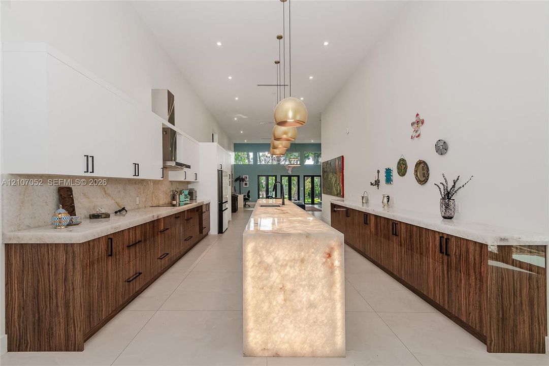 En Venta: $3,900,000 (2 camas, 3 baños, 3536 Pies cuadrados)