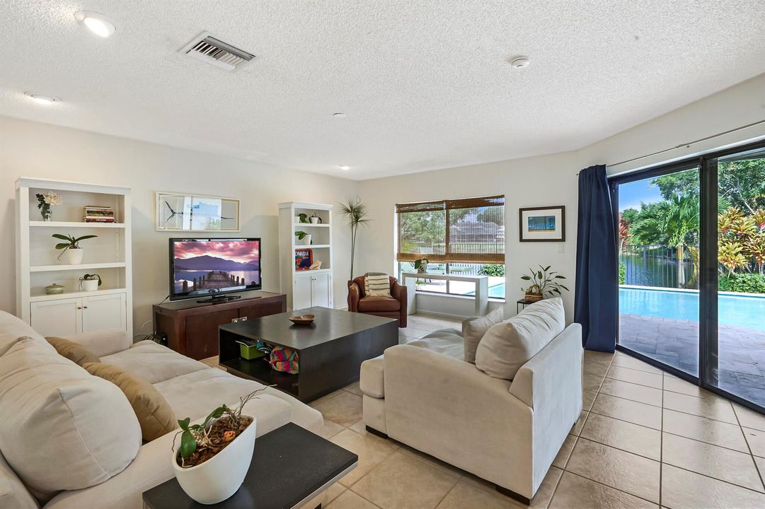 RR_9681 NW 10th Ct_032