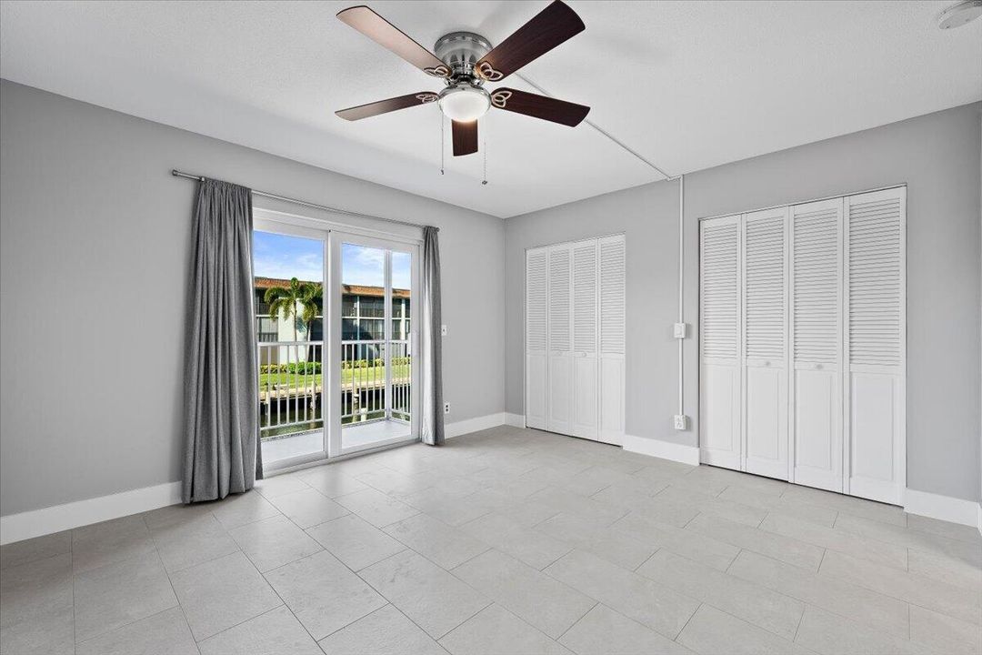 Balcony/Bedroom