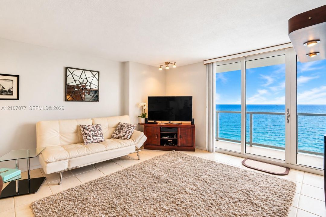 For Rent: $2,950 (1 beds, 1 baths, 570 Square Feet)