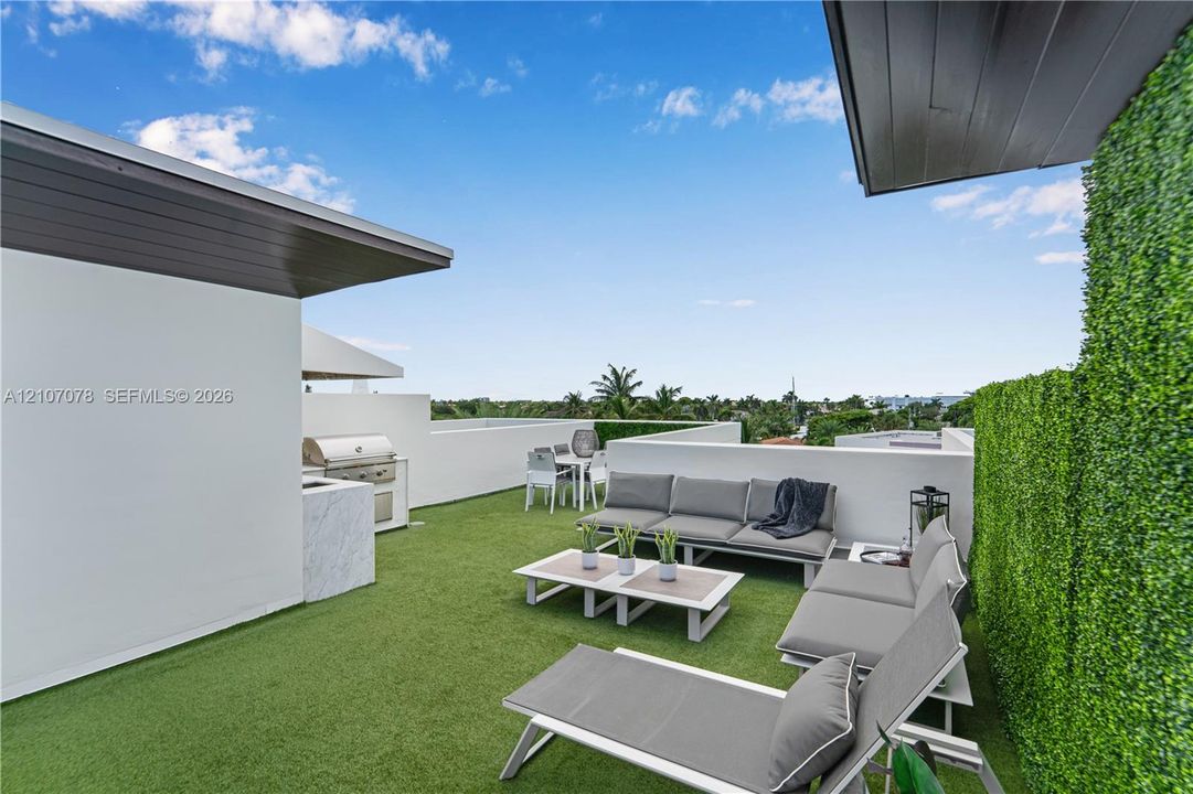 En Venta: $2,798,000 (4 camas, 4 baños, 3024 Pies cuadrados)