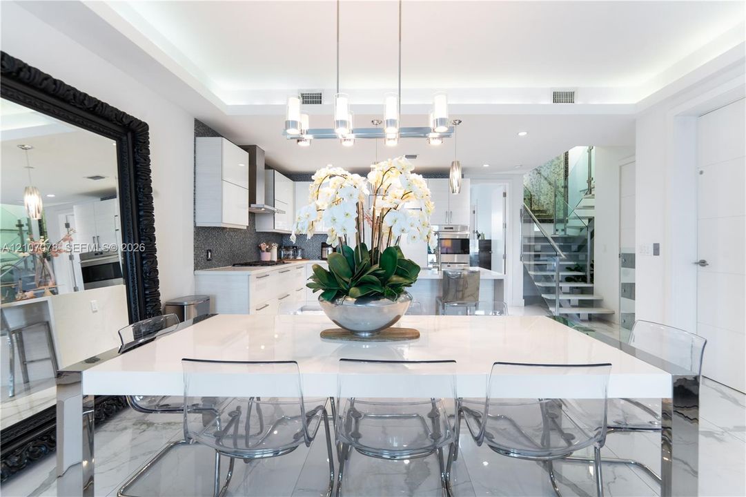 En Venta: $2,798,000 (4 camas, 4 baños, 3024 Pies cuadrados)