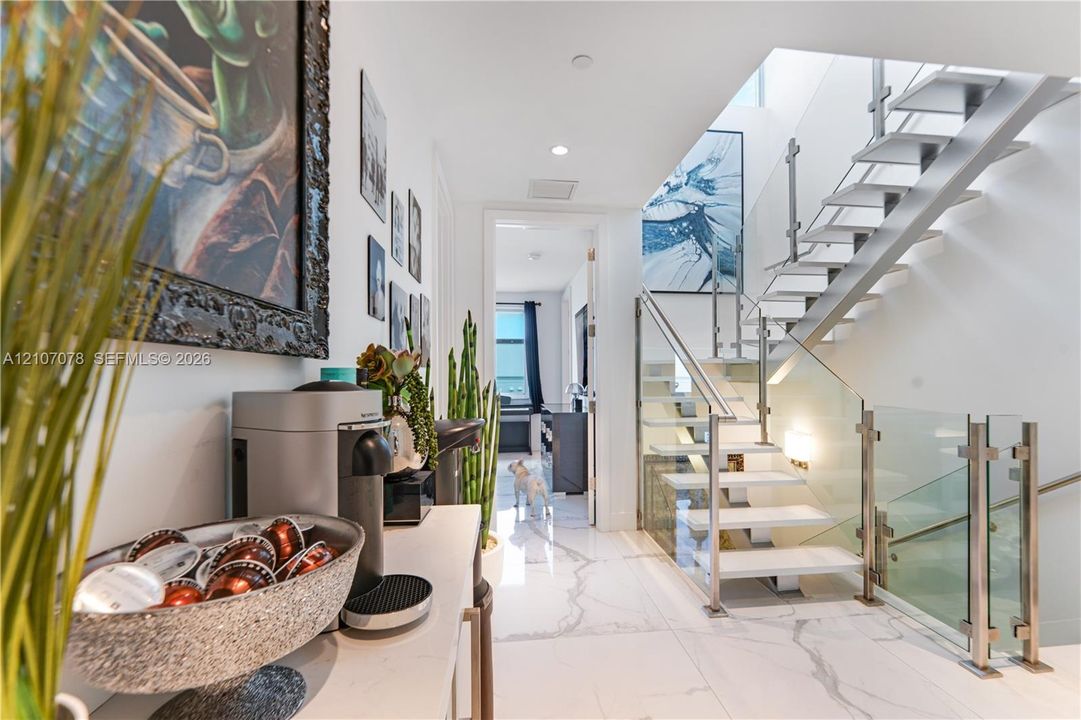 En Venta: $2,798,000 (4 camas, 4 baños, 3024 Pies cuadrados)