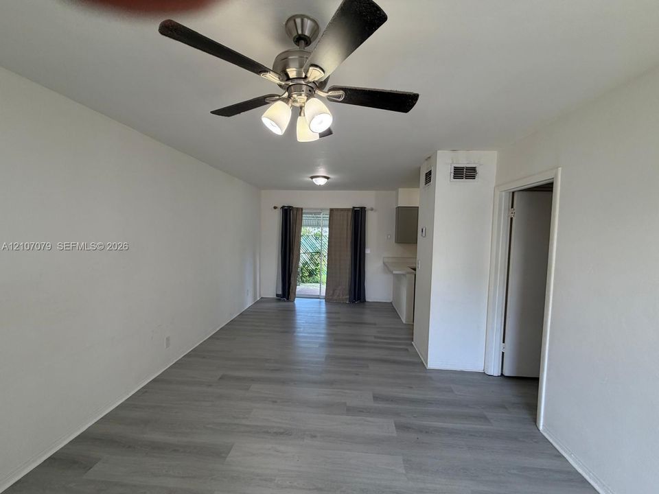 В аренду: $1,500 (1 спален, 1 ванн, 600 Квадратных фут)