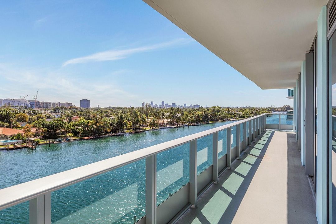 For Sale: $2,495,000 (3 beds, 3 baths, 1830 Square Feet)
