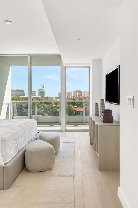 For Sale: $2,495,000 (3 beds, 3 baths, 1830 Square Feet)