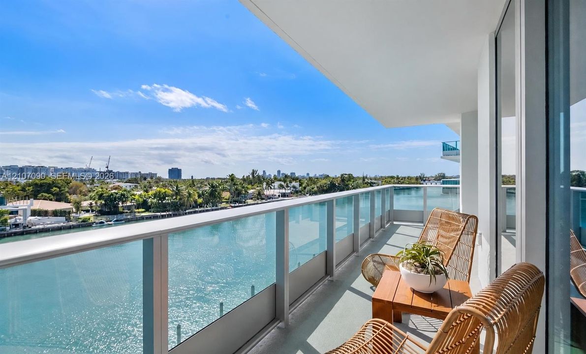 For Sale: $2,495,000 (3 beds, 3 baths, 1830 Square Feet)