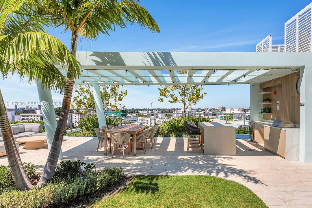 For Sale: $2,495,000 (3 beds, 3 baths, 1830 Square Feet)