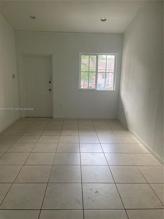 En Renta: $1,650 (2 camas, 2 baños, 815 Pies cuadrados)