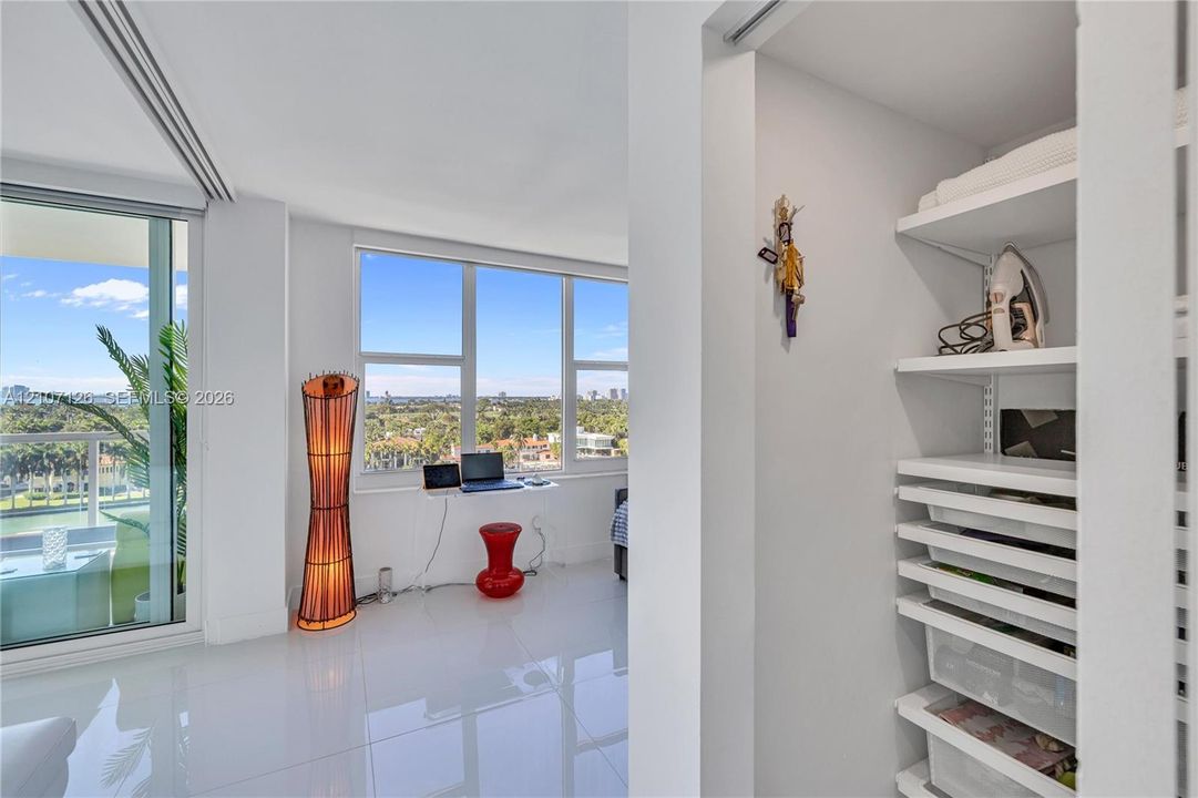 For Rent: $5,200 (2 beds, 2 baths, 1190 Square Feet)