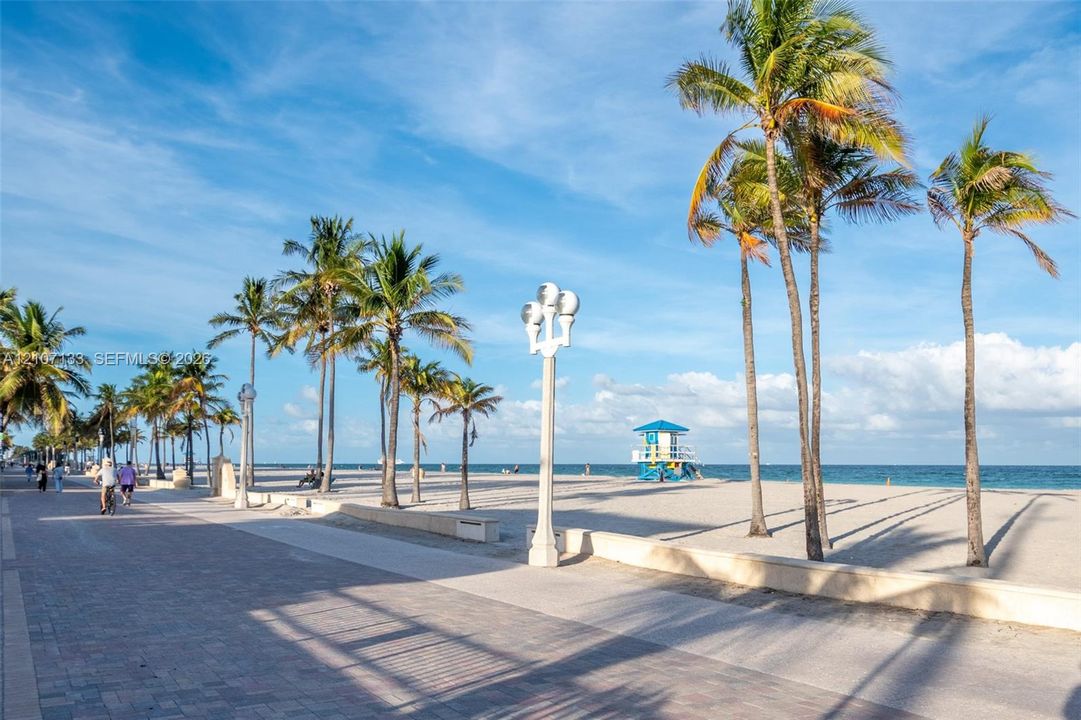 For Sale: $575,000 (2 beds, 2 baths, 1190 Square Feet)