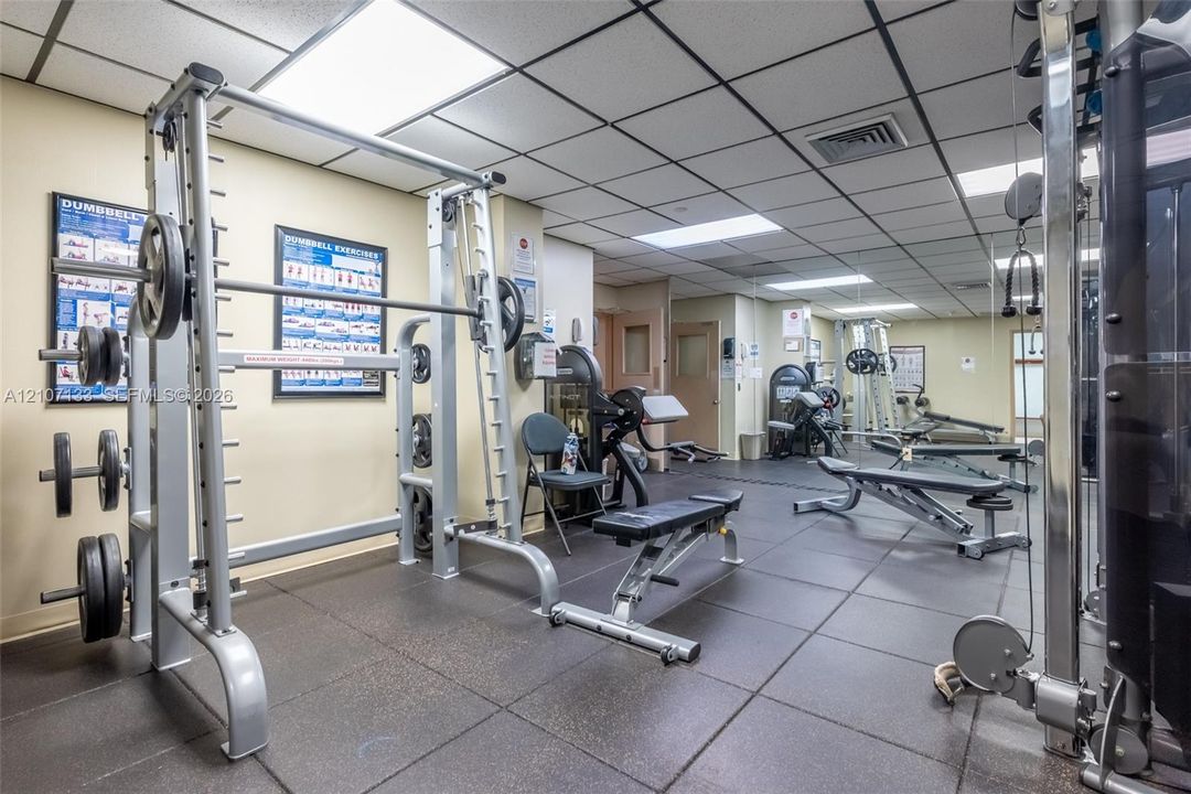 For Sale: $575,000 (2 beds, 2 baths, 1190 Square Feet)