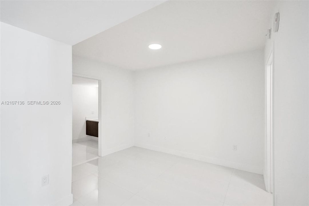 В аренду: $5,300 (2 спален, 3 ванн, 1541 Квадратных фут)
