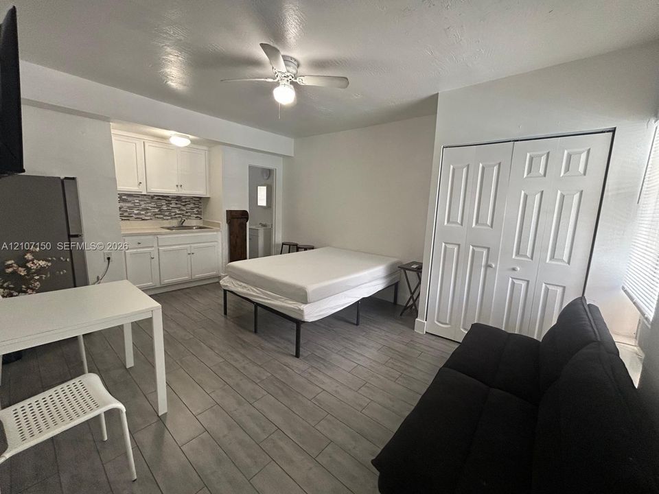 For Rent: $1,250 (0 beds, 1 baths, 0 Square Feet)