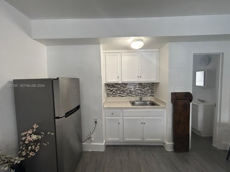 For Rent: $1,250 (0 beds, 1 baths, 0 Square Feet)
