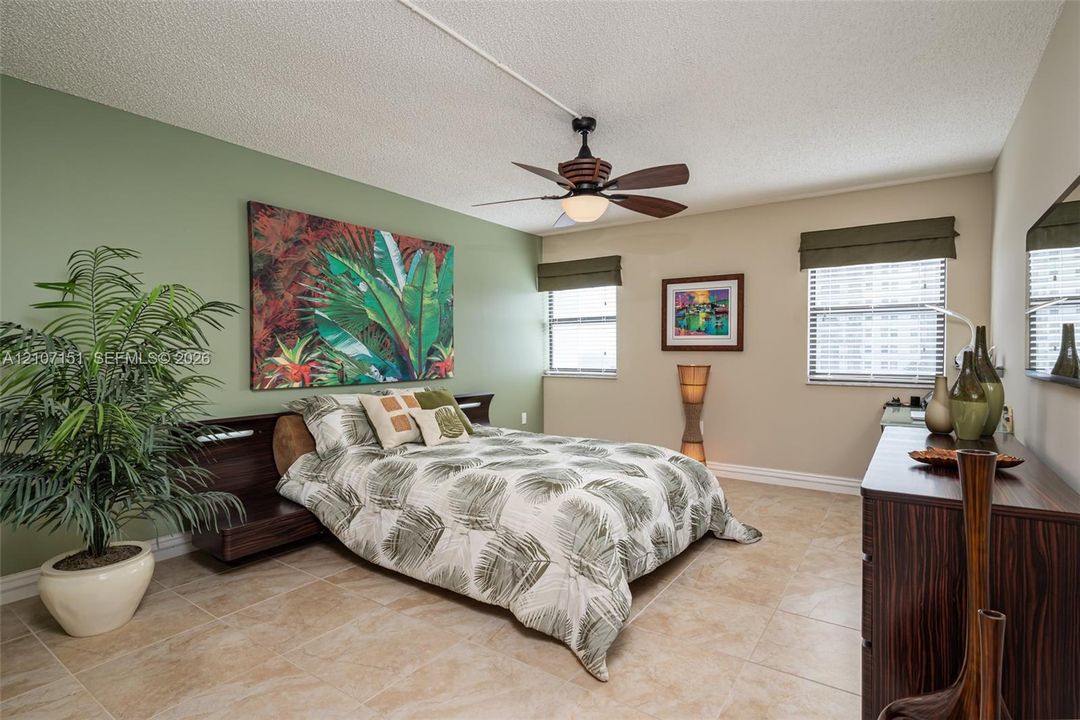 For Rent: $5,500 (2 beds, 2 baths, 1190 Square Feet)