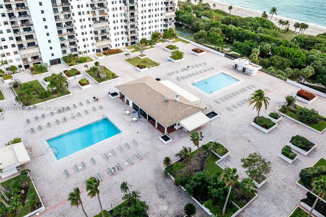 For Rent: $5,500 (2 beds, 2 baths, 1190 Square Feet)